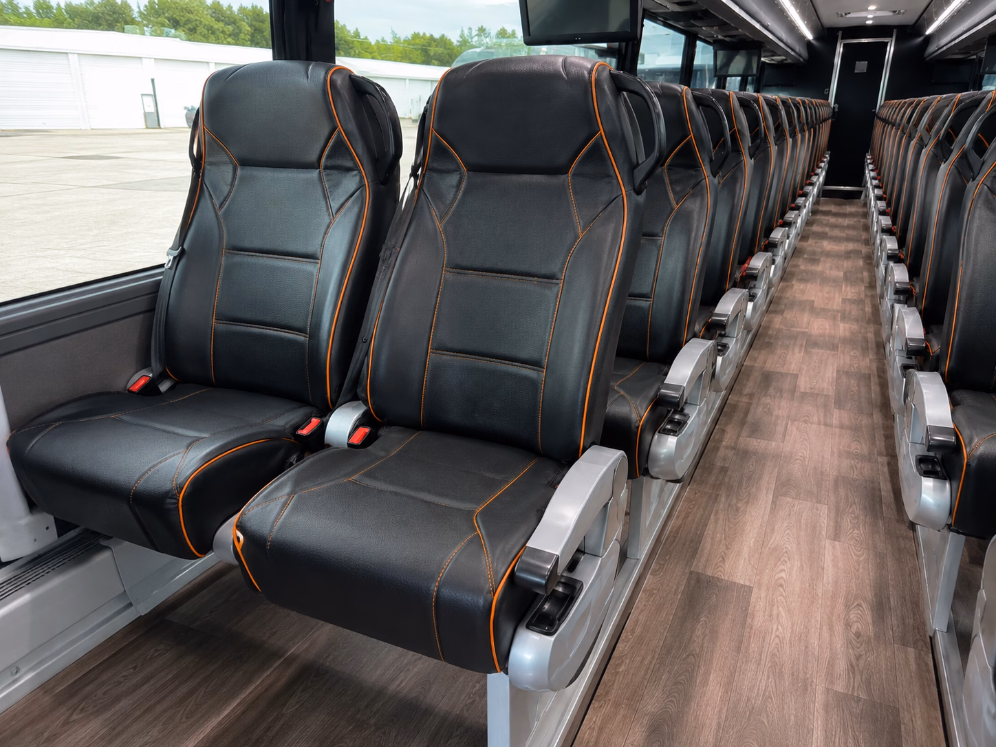 get the right bus size and color for your elizabeth new jersey wedding