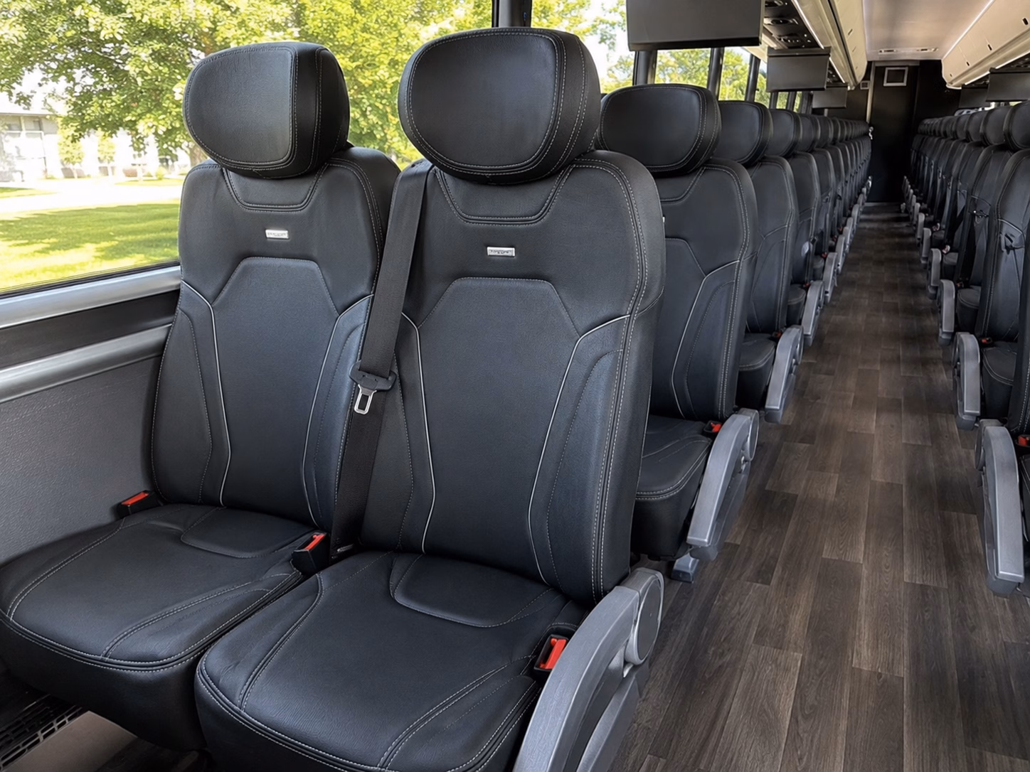 how the type of bus changes the price in elizabeth new jersey